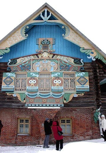 «Теремок» в Талашкине, построенный по проекту Сергея Малютина, — сказка, ставшая школьной библиотекой